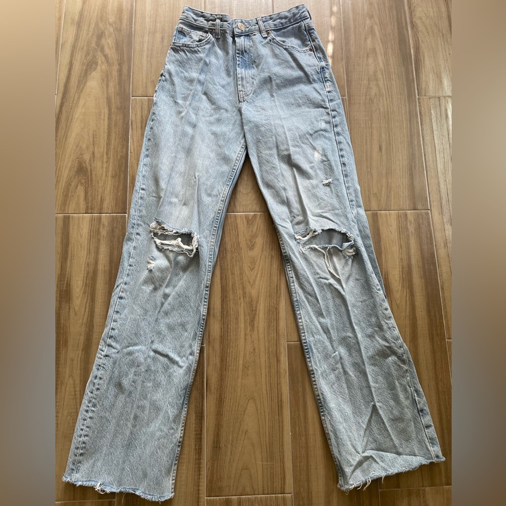 ZARA High Rise Boyfriend Jeans US 6 Light Wash Distressed Denim Pants